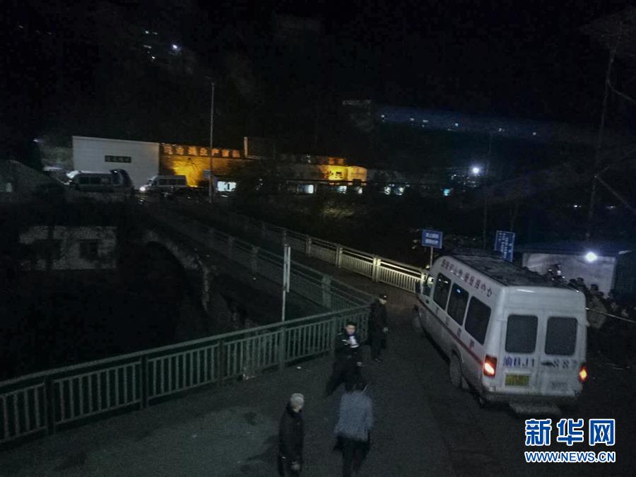 三友.化:工：公司目前可以生产电子级氯化氢、氨气、氨水、硫酸、异丙醇等5种产品