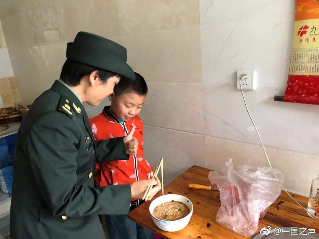 脑{洞}科技出售合共1.27万股罗宾汉股份