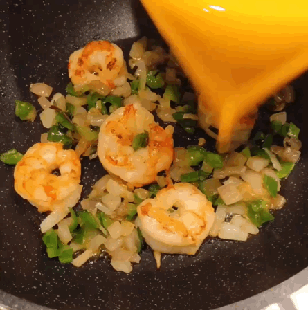 恒瑞中报业绩爆发式增长背‘后’：;研发豪掷累计近500亿元，创新势能迎来全面释放期