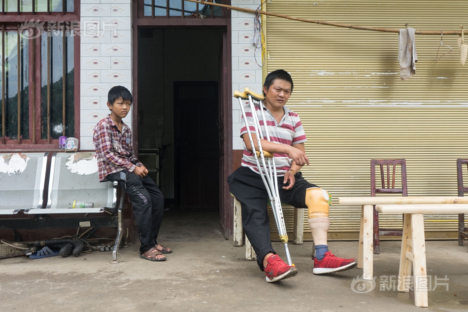 福龙马：在履,行环卫服务项目合同总金额334.85亿元