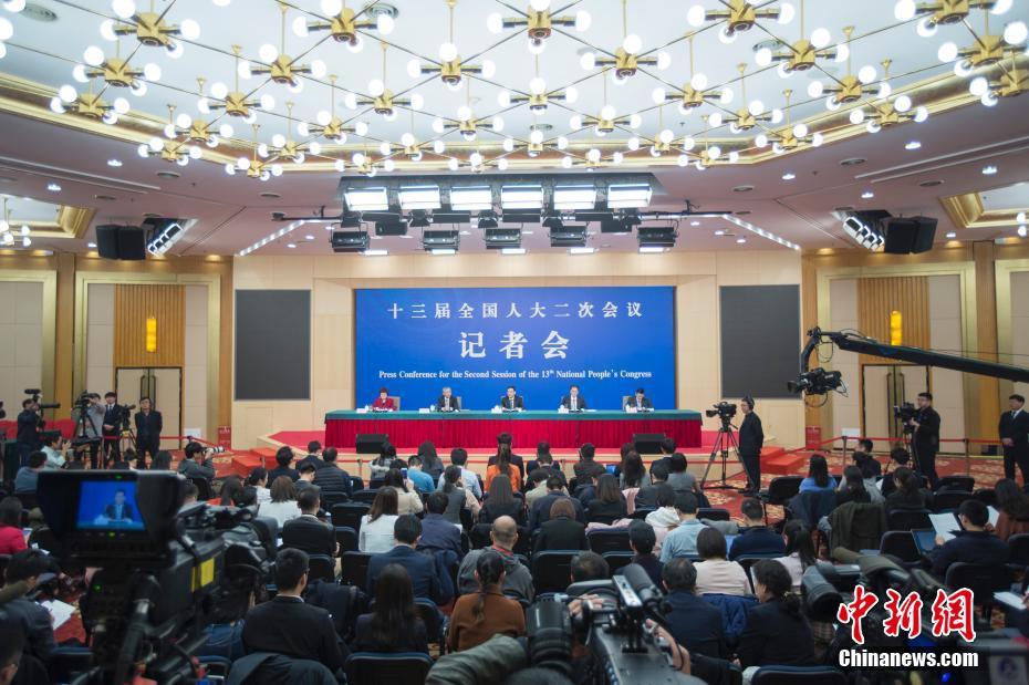 暴:雪<联>合创始人的游戏初创公司面临行业过剩困境