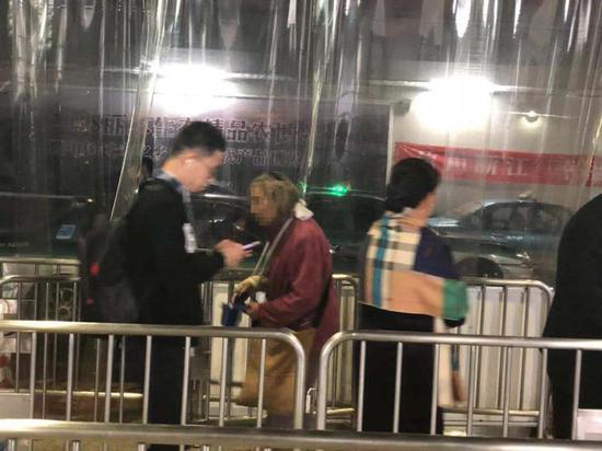 马{斯}克就阿尔忒弥斯合同争议抨击达菲：他 “在试图搞垮nasa！”