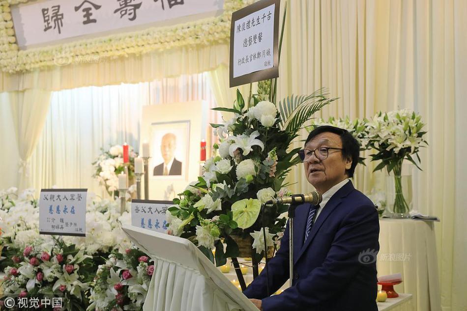 莫让外;墙脱落成“头<顶>之患”