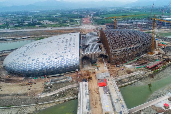 a!股?暴力反攻！科技、创新药集体狂飙，159363反弹超6%，港股通创新药etf创收盘新高！机构高呼“牛市有支撑”