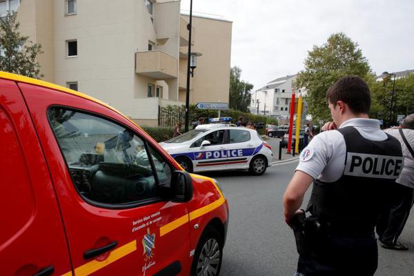 港股苹果,概念股走强，蓝思科技大涨逾12%，续刷历史新高