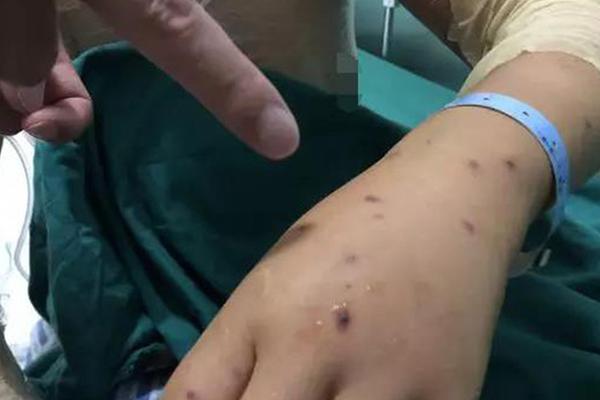 美.国消费者信心指数降至三个月低点 经济和通胀担忧挥之不去