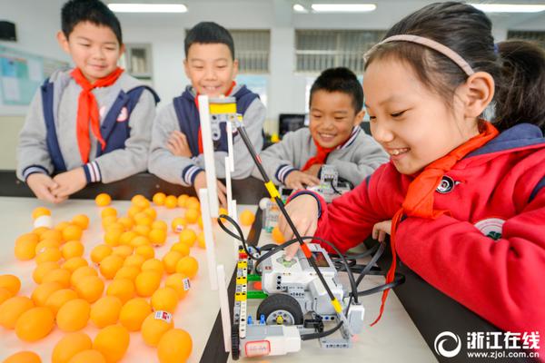 中{航}西飞：公司与光启技术暂无合作业务