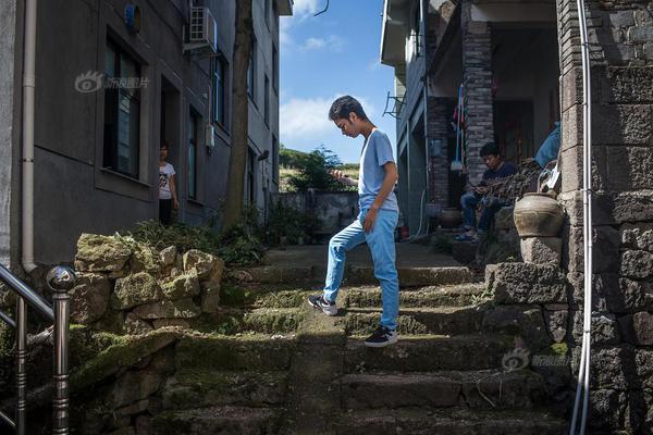 东<方>盛虹：股:价受多种因素的影响