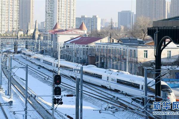 掌.趣科技半年报：营收连降四载 新品断档困局 净利暴跌65%的战略迷途