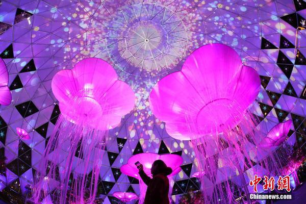 同品牌金—价差近50元！市区年‘轻’人去“乡镇”买黄金