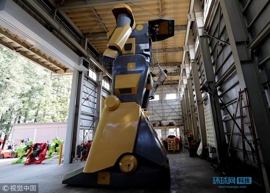 友商压力山—大！mate 80全系备货量感受下：首批或30万台左右 渠道商称华为有魄力