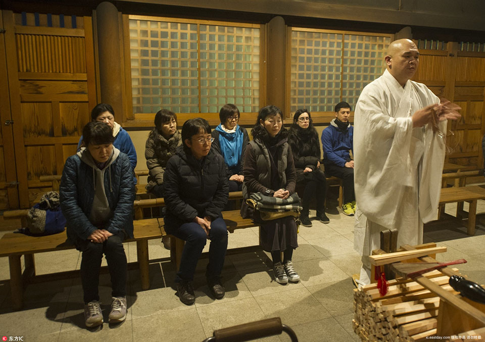 海光;信;息成交额达100亿元，现跌超2%