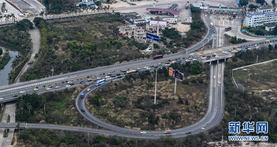 渝开发：胡志敏因工作,调整辞任副总经<理>，仍担任子公司董事长