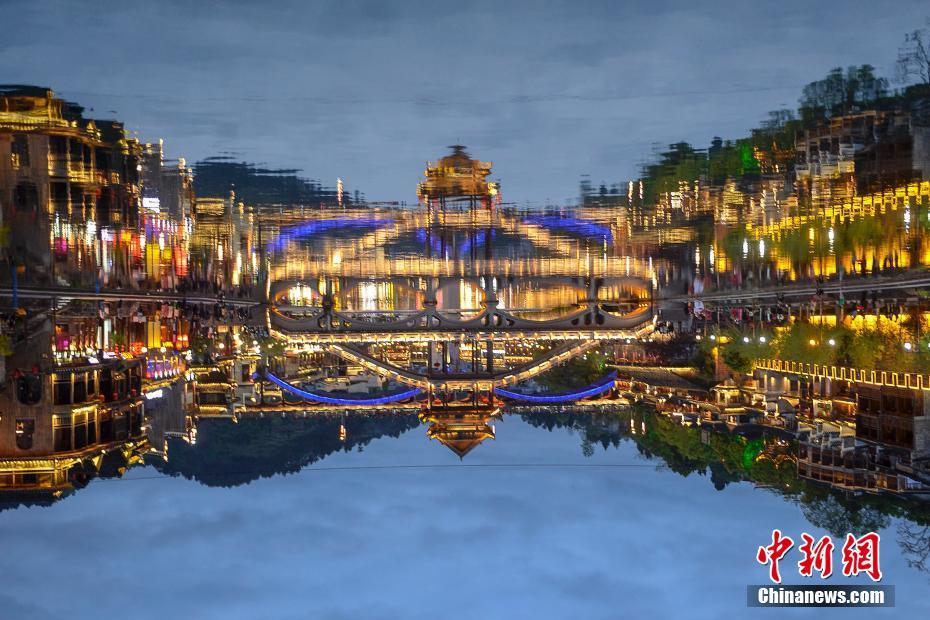 创世纪：公{司}目前已与部分机器人领域客户及其零部件加工厂商有合作关系