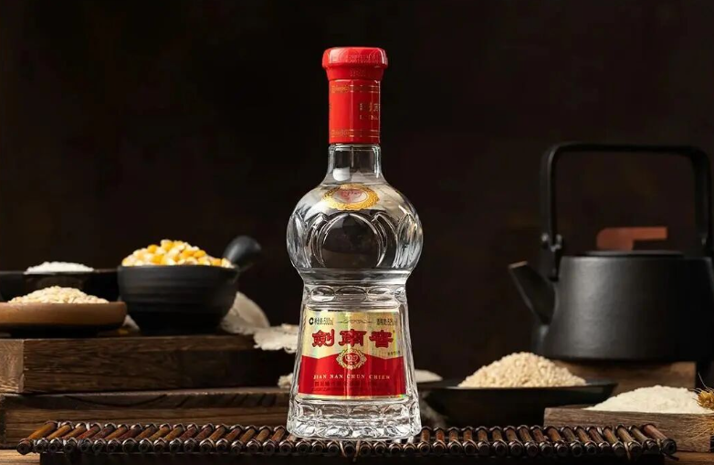 激战春节档，剑南春以“量价平衡”适配行业新周期